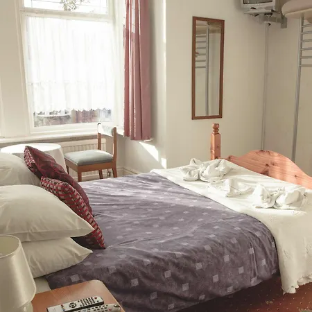 Tamarind 3* Scarborough